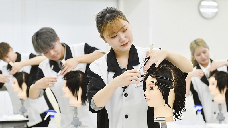 山野美容専門学校 学校概要（専門学校／東京都／無料資料請求可能